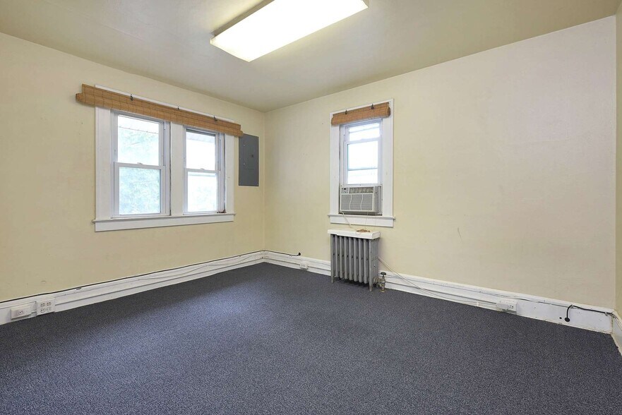 More Photos Of 47 Spring St, Ramsey Medical For Sale