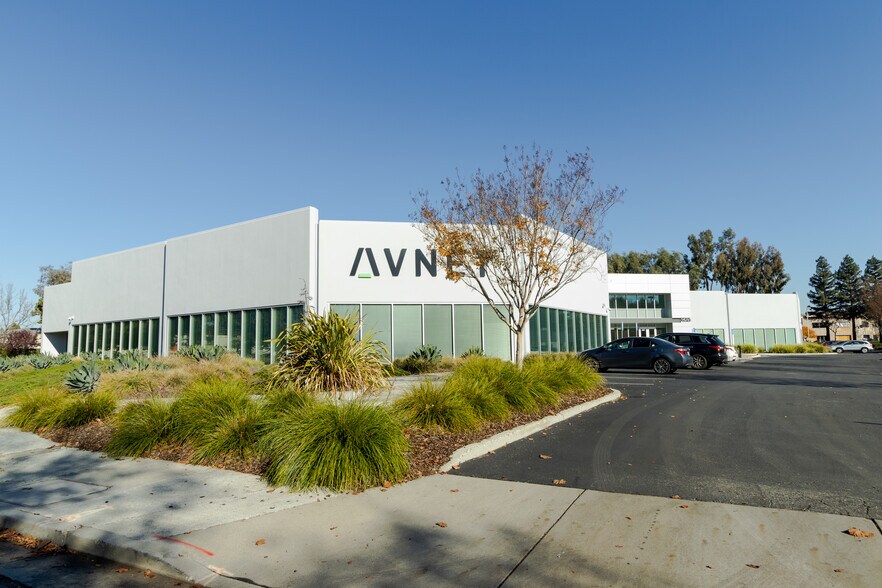More Photos Of 2580 Junction Ave, San Jose Research And Development For Lease