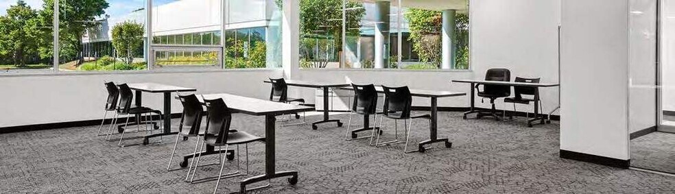 More Photos Of 536-616 Atrium Dr, Vernon Hills Office For Lease