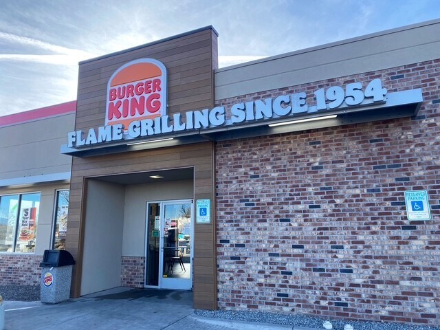 More Photos Of 3301 Coors Blvd NW, Albuquerque Freestanding For Sale