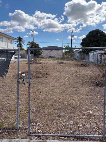 Primary Photo Of 132 11th Street St, Hialeah Land For Sale