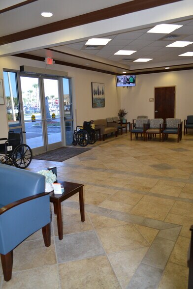 More Photos Of 6606 Stadium Dr, Zephyrhills Medical For Sale