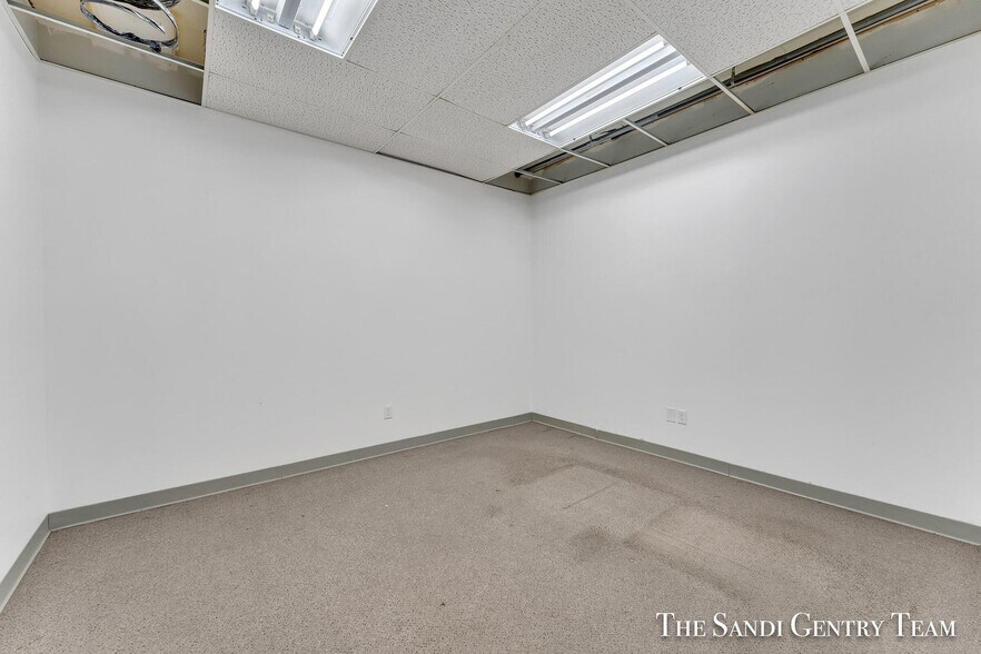 More Photos Of 1343 Whitehall Rd, Muskegon Medical For Sale