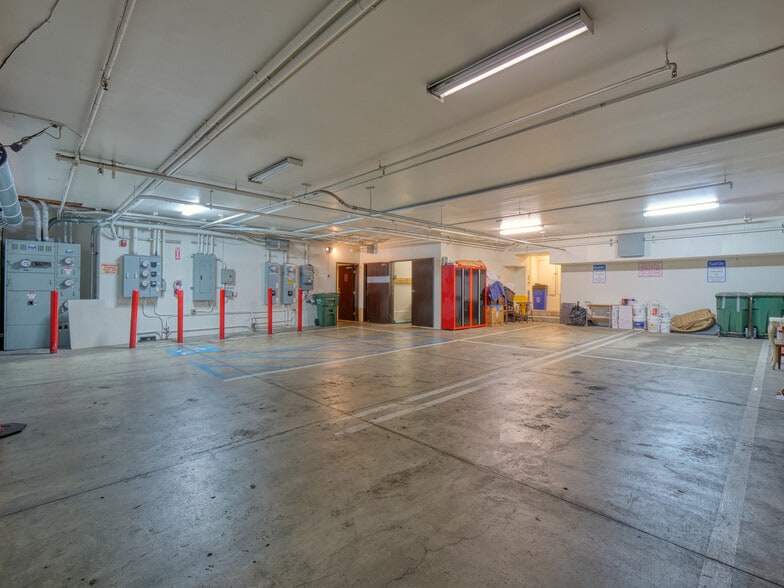 More Photos Of 7494 Santa Monica Blvd, West Hollywood Hotel For Sale