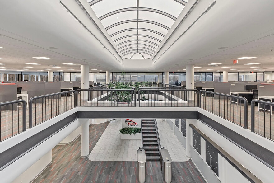 More Photos Of 100 Commerce Dr, Pittsburgh Office For Sale