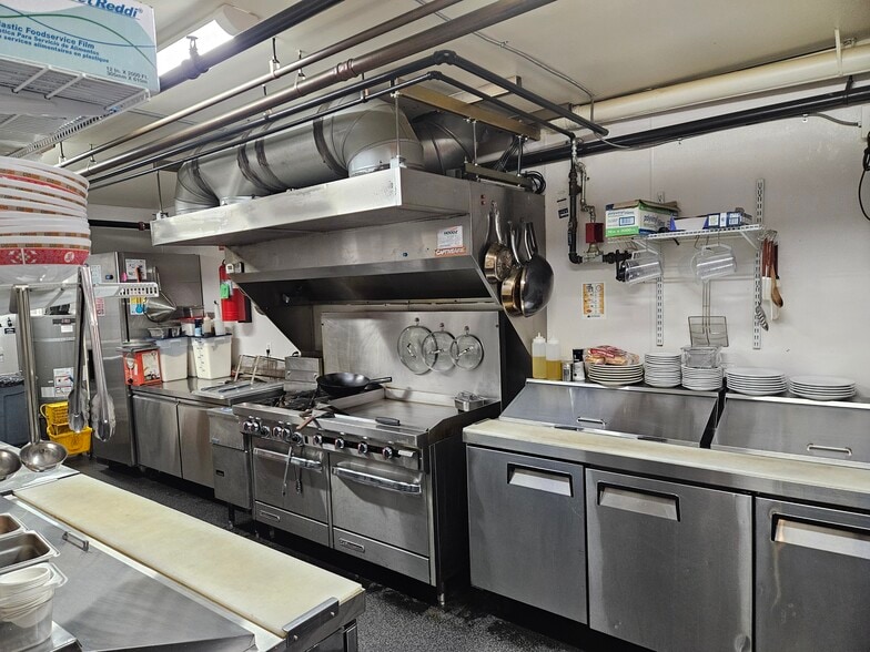 More Photos Of 3434 NE Sandy Blvd, Portland Restaurant For Lease