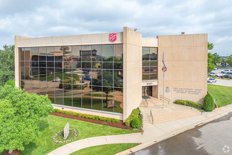 More Photos Of 6601 N Broadway Ext, Oklahoma City Office For Lease