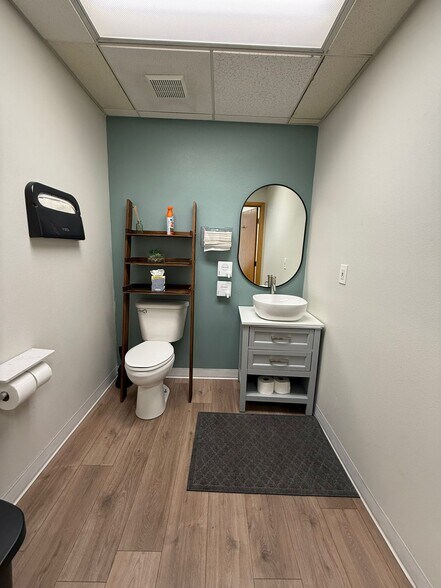 More Photos Of 306 Laurel Mountain Rd, Mammoth Lakes Office For Lease