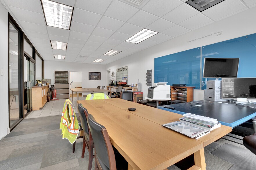 More Photos Of 1326 Progress Dr, Front Royal Flex For Sale