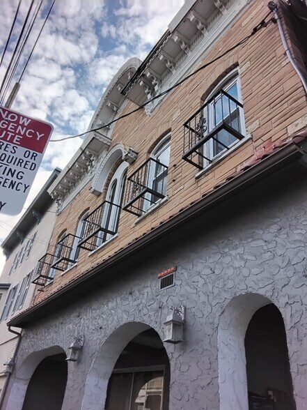 More Photos Of 42 Market St, Bangor Storefront For Lease