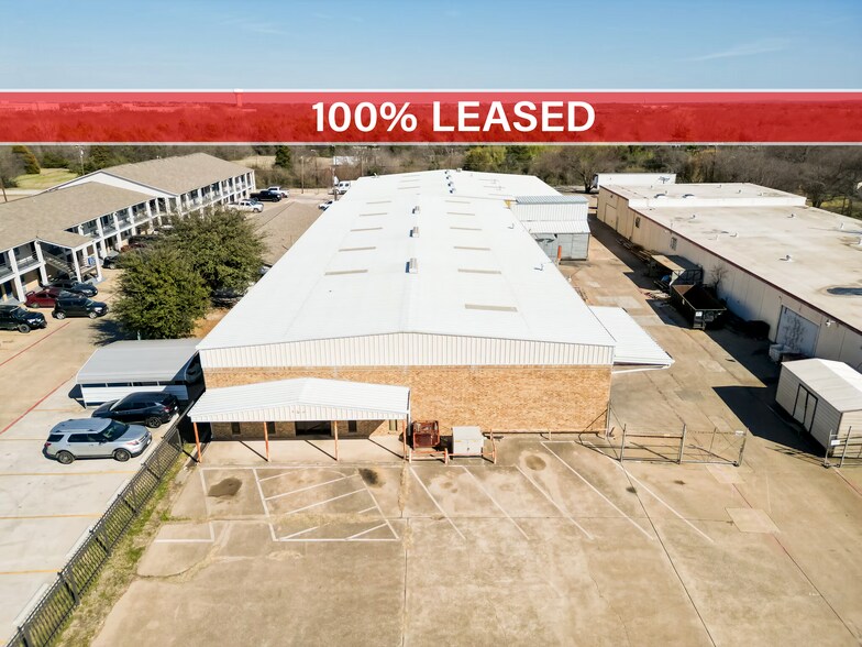 Primary Photo Of 1630 N Interstate 35 E, Lancaster Flex For Sale