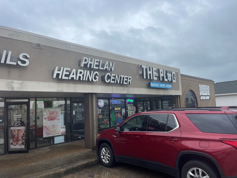 More Photos Of 3618 Highway 365, Nederland Freestanding For Lease