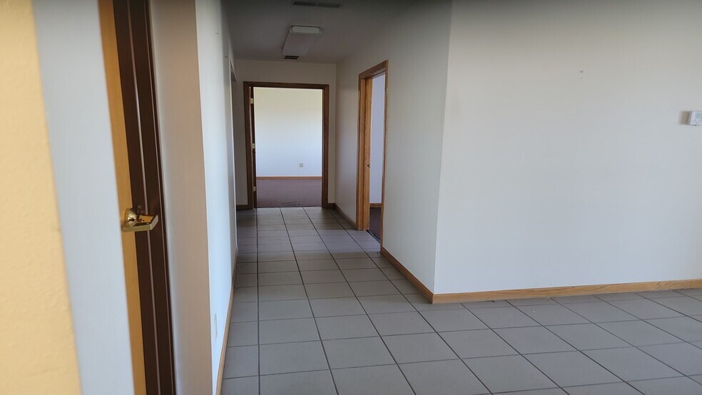 More Photos Of 10610 Washington Ave, Marshfield Warehouse For Lease