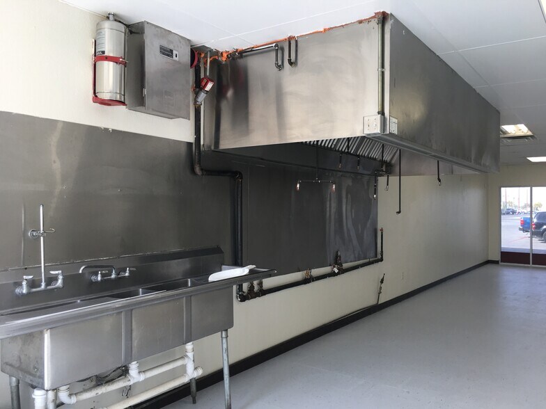 More Photos Of 14010-14020 Horizon Blvd, El Paso Unknown For Lease