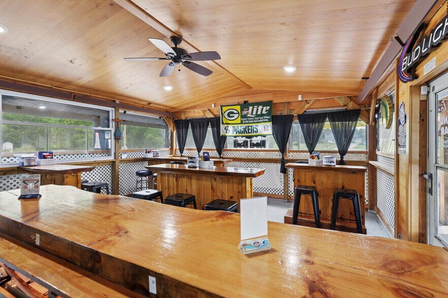More Photos Of 309 Trail St, La Valle Restaurant For Sale