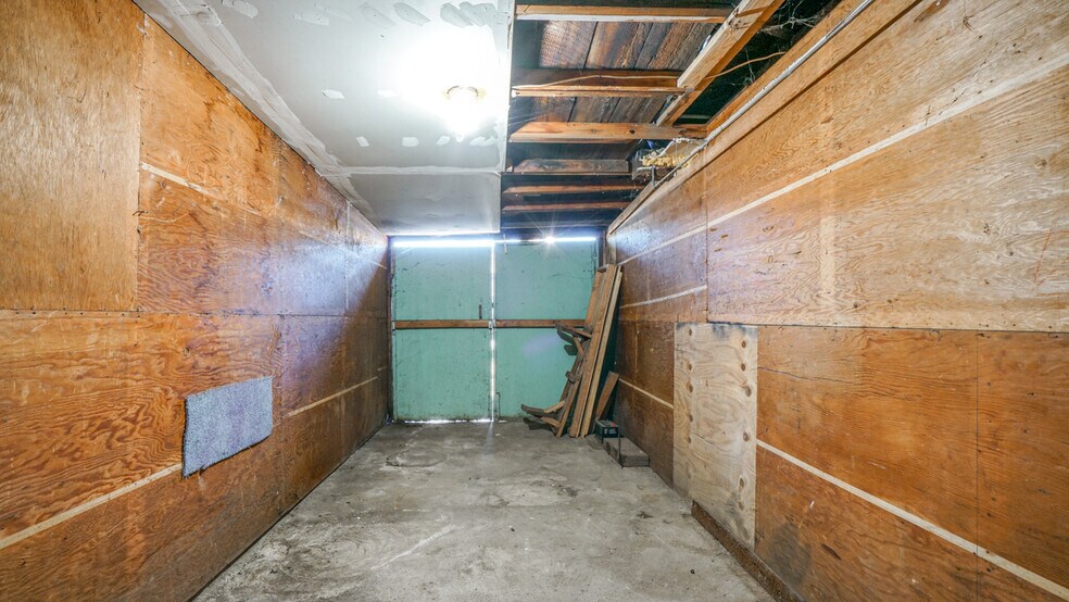 More Photos Of 1111 W 47th St, Los Angeles Apartments For Sale