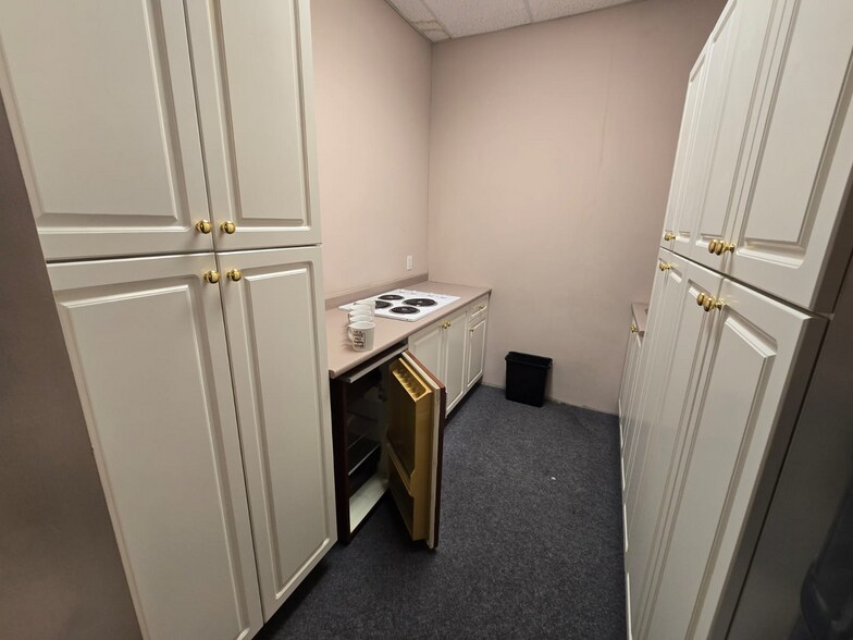 More Photos Of 17957 55th Ave, Surrey Warehouse For Sale