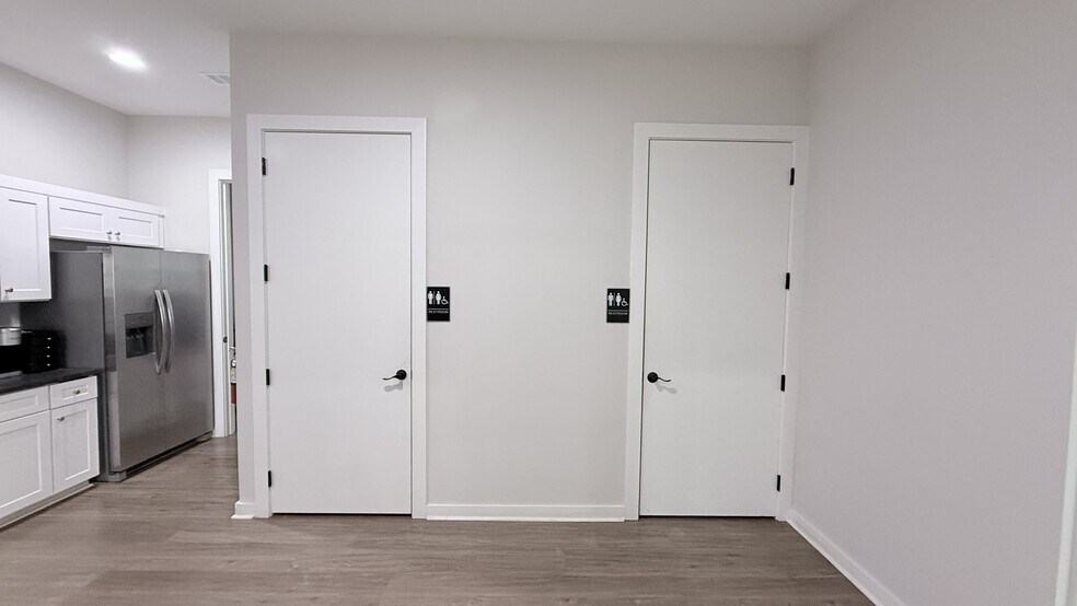 More Photos Of 6110 McFarland Station Dr, Alpharetta Office For Sale