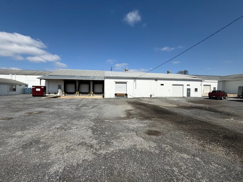 More Photos Of 175 Willow St, Toughkenamon Warehouse For Lease