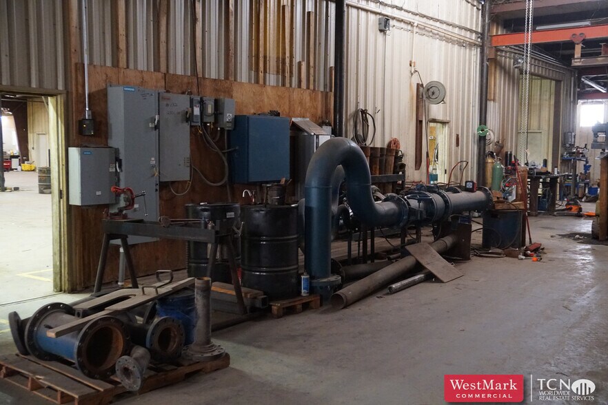 More Photos Of 12610 N FM 400, Idalou Warehouse For Sale