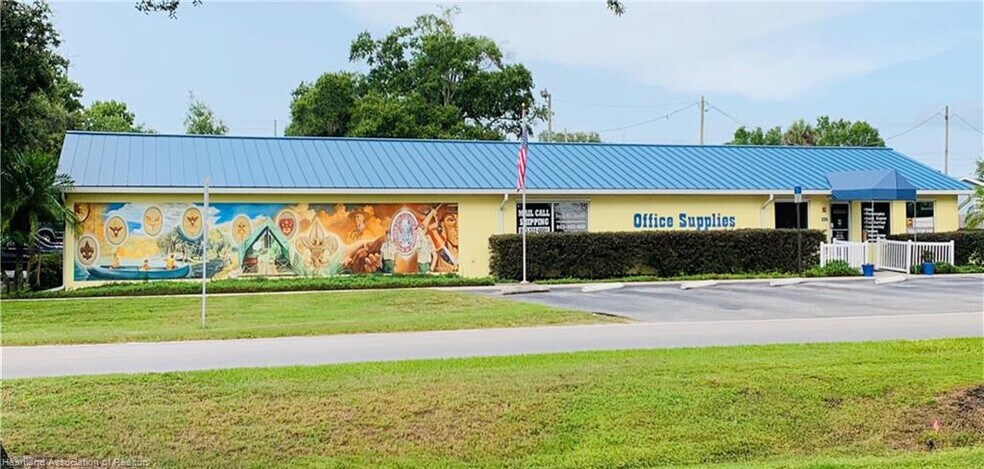 More Photos Of 204 S Main Ave, Lake Placid Office For Sale