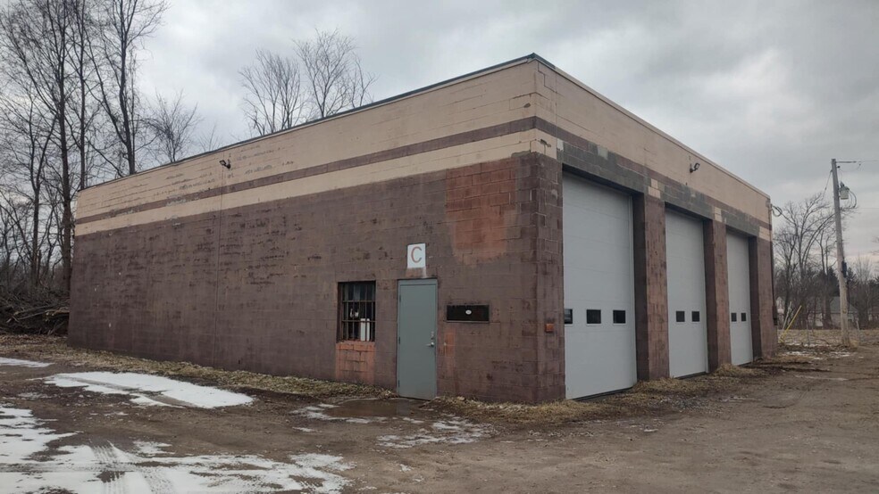 More Photos Of 1311 Newton St, Tallmadge Warehouse For Lease