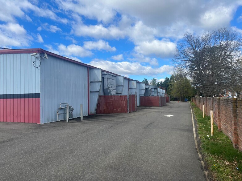 More Photos Of 5508 Franconia Rd, Franconia Sports And Entertainment For Sale