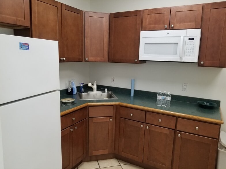 More Photos Of 145 Rockledge Ave, Jenkintown Warehouse For Lease