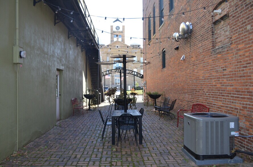 More Photos Of 11 Benton Ave E, Albia Restaurant For Sale