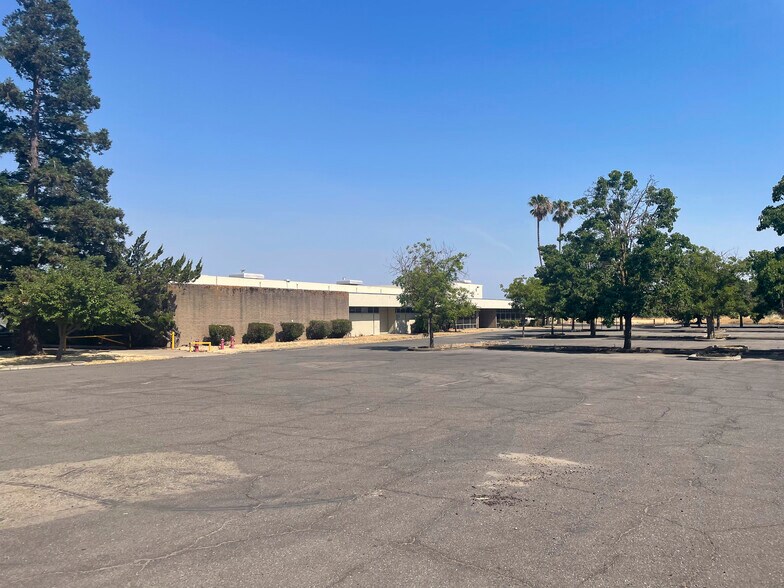 More Photos Of 3900 Florin Perkins Rd, Sacramento Warehouse For Lease
