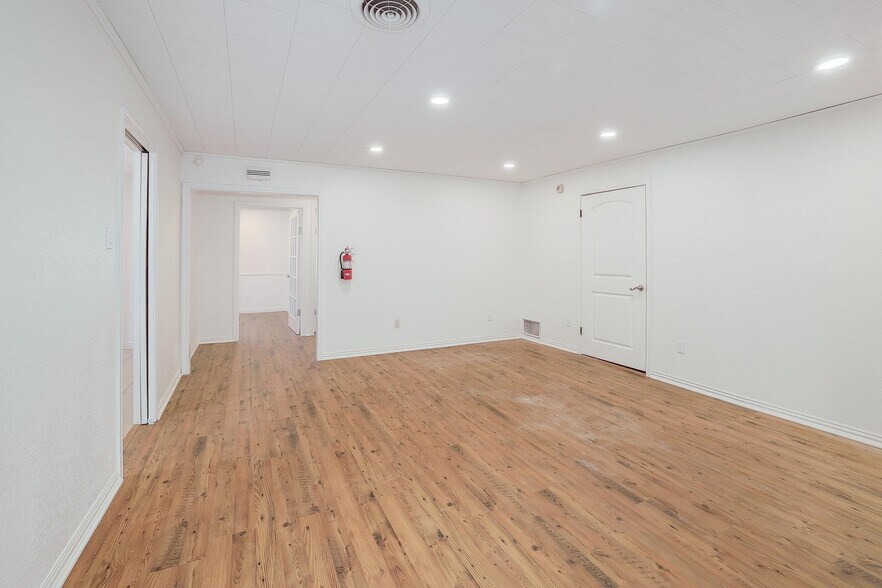More Photos Of 508 Fm-1460, Georgetown Office For Sale