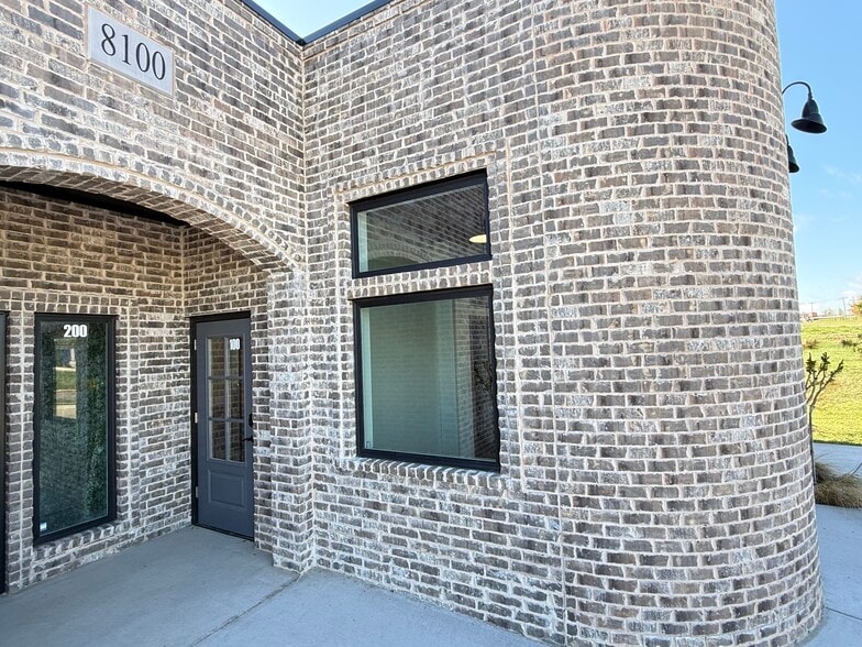 More Photos Of 8100 Silver Crossing Xing, Oklahoma City Coworking Space