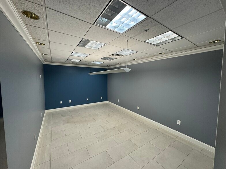 More Photos Of 3508 Enterprise Ave, Naples Light Distribution For Lease