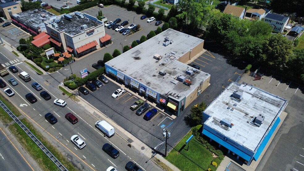More Photos Of 516 Walt Whitman Rd, Melville Storefront For Sale