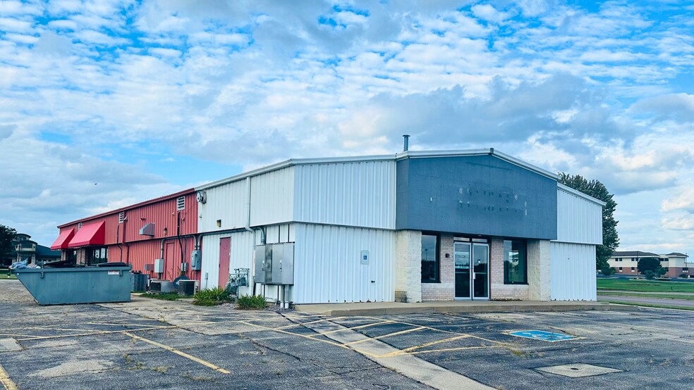 More Photos Of 2812 New Pinery Rd, Portage Freestanding For Sale