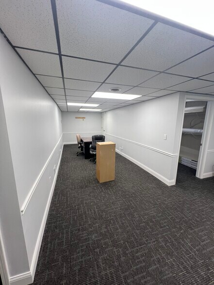 More Photos Of 208 N Shiawassee St, Owosso Office For Lease