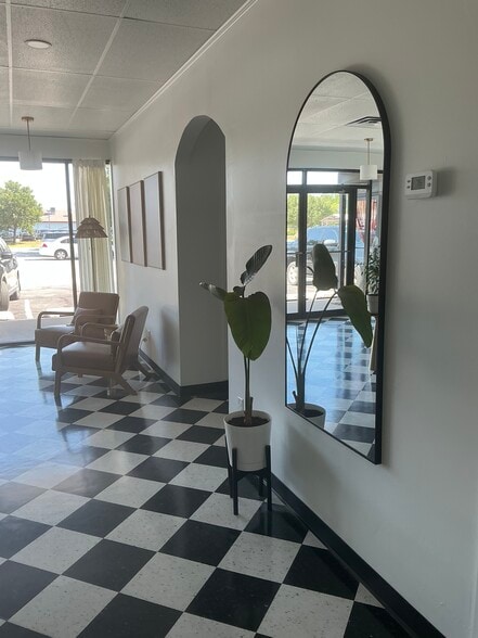 More Photos Of 13330 S Memorial Dr, Bixby Unknown For Lease
