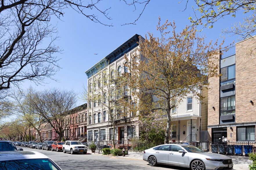 More Photos Of 685 Jefferson Ave, Brooklyn Apartments For Sale