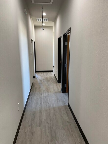 More Photos Of 450 Hawkins Run, Midlothian Medical For Sale