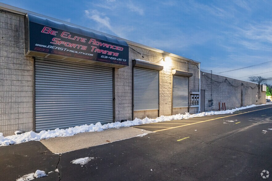 More Photos Of 6133 Jericho Tpke, Commack Storefront For Lease
