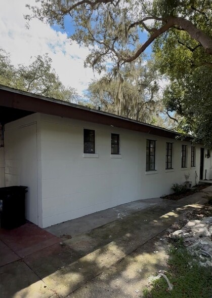 More Photos Of 18-20 E Pleasant St, Avon Park Religious Facility For Sale