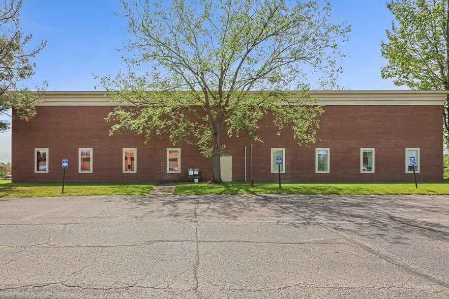 More Photos Of 32875 Solon Rd, Solon Medical For Sale