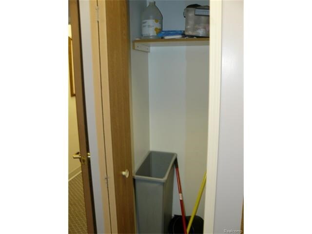 More Photos Of 27500 Hoover Rd, Warren Medical For Lease