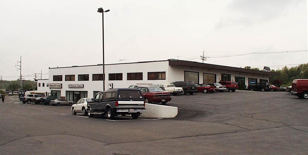 More Photos Of 215 Newbury St, Peabody Storefront Retail Office For Lease