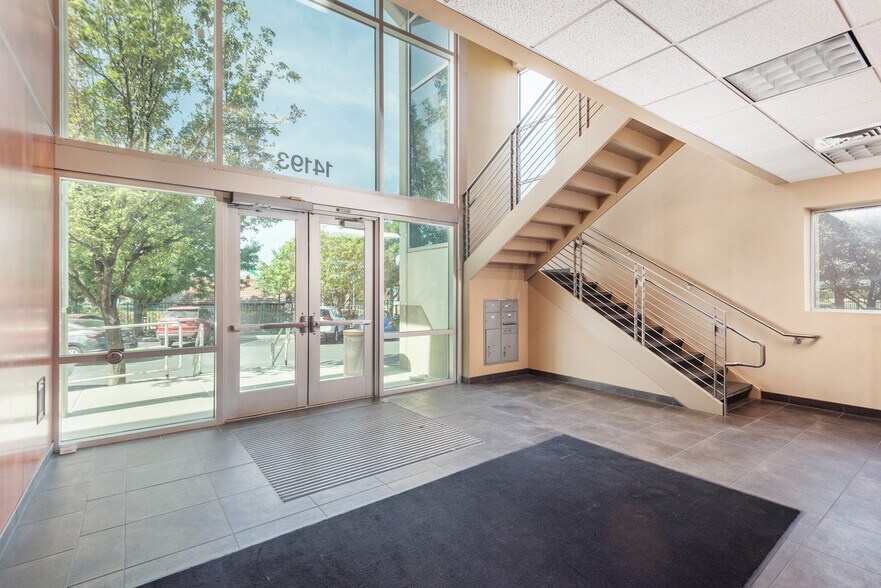 More Photos Of 14193 S Minuteman Dr, Draper Office Residential For Lease