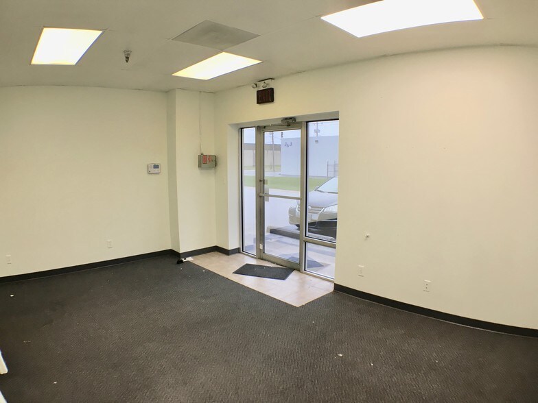 More Photos Of 311 S Union Ave, Springfield Manufacturing For Lease