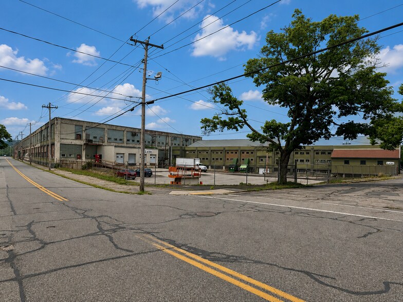 More Photos Of 620 Spring St, North Dighton Warehouse For Lease