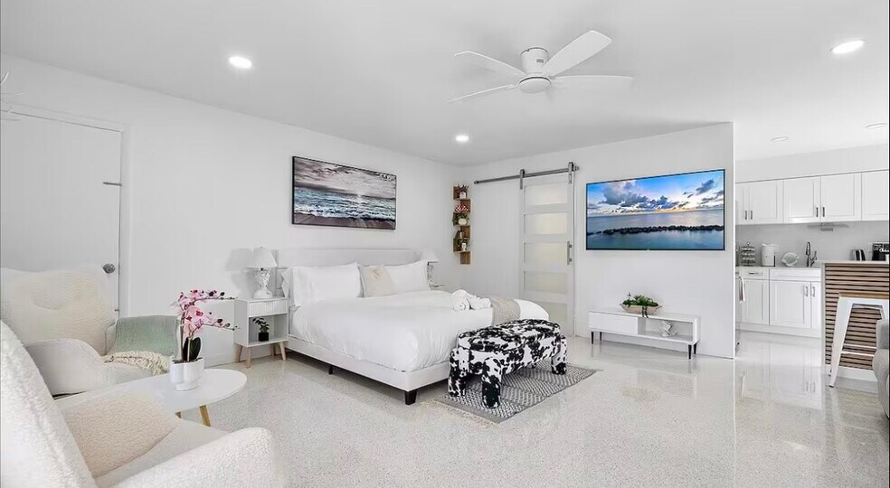 More Photos Of 333 Palm St, Hollywood Apartments For Sale