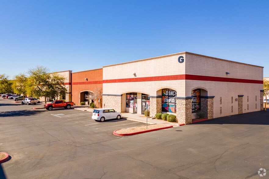 More Photos Of 1050 N Fairway Dr, Avondale Unknown For Lease