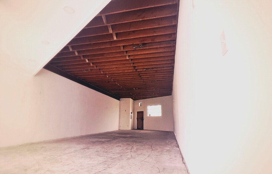 More Photos Of 4374 Atlantic Ave, Long Beach Storefront For Lease